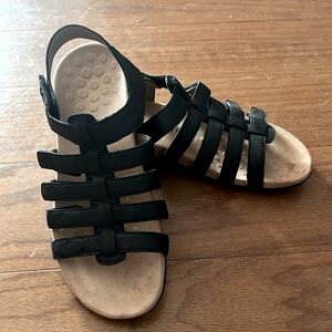 Vionic black sandals - size 7 - adjustable straps - excellent condition